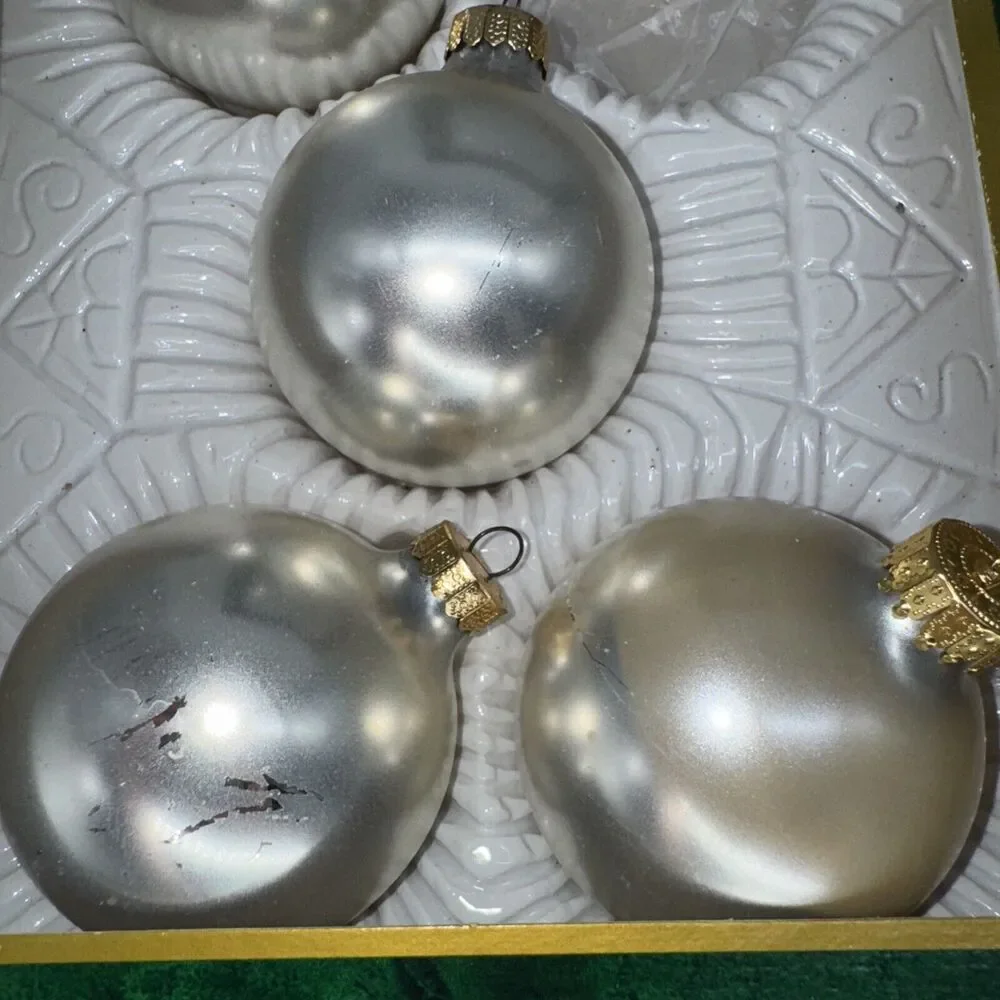 7 Vintage Commodore Glass‎ Ball Xmas Ornaments 2.5